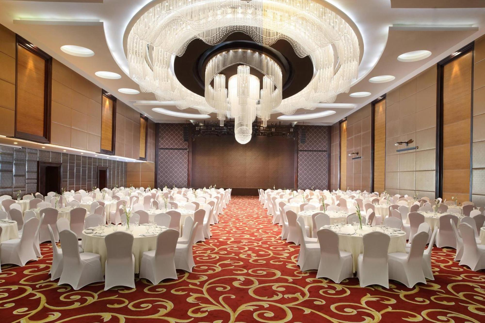Four Points By Sheraton Medan Exterior photo