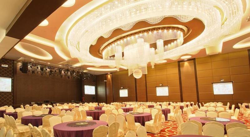Four Points By Sheraton Medan Exterior photo