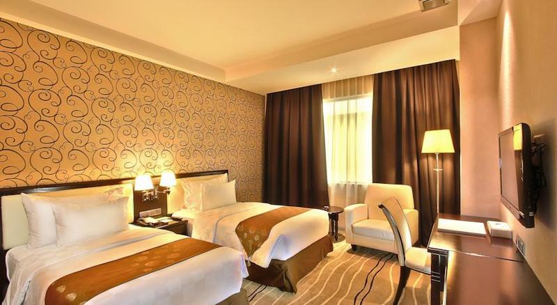 Four Points By Sheraton Medan Exterior photo